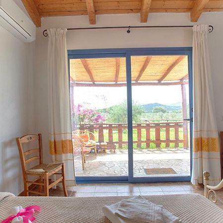 オルビア Agriturismo Mieleamaroヴィラ エクステリア 写真