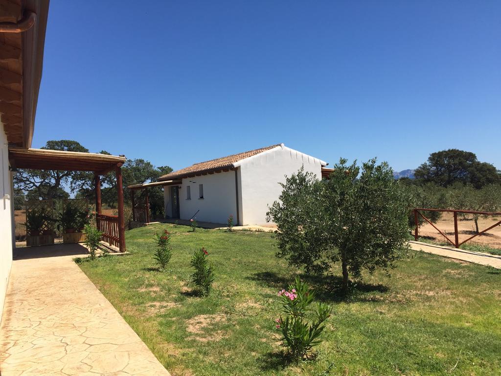 オルビア Agriturismo Mieleamaroヴィラ エクステリア 写真