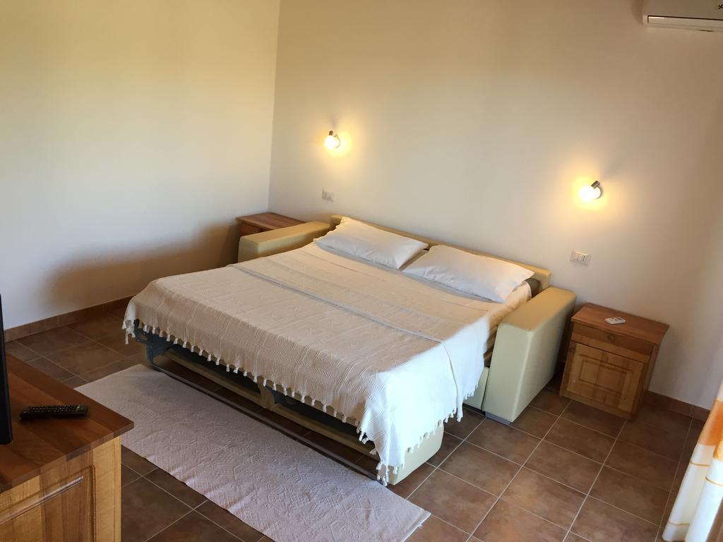 オルビア Agriturismo Mieleamaroヴィラ エクステリア 写真