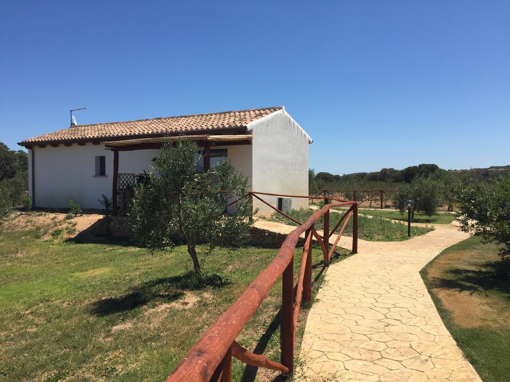 オルビア Agriturismo Mieleamaroヴィラ エクステリア 写真