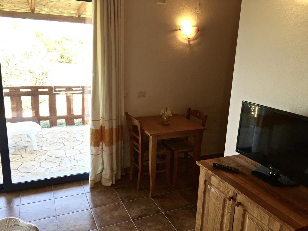 オルビア Agriturismo Mieleamaroヴィラ エクステリア 写真