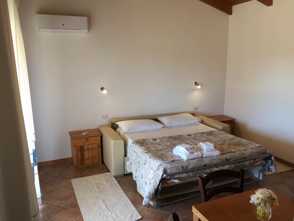 オルビア Agriturismo Mieleamaroヴィラ エクステリア 写真