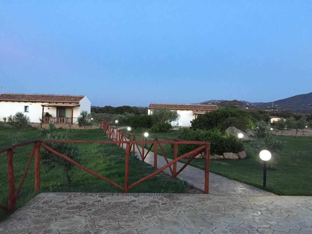 オルビア Agriturismo Mieleamaroヴィラ エクステリア 写真