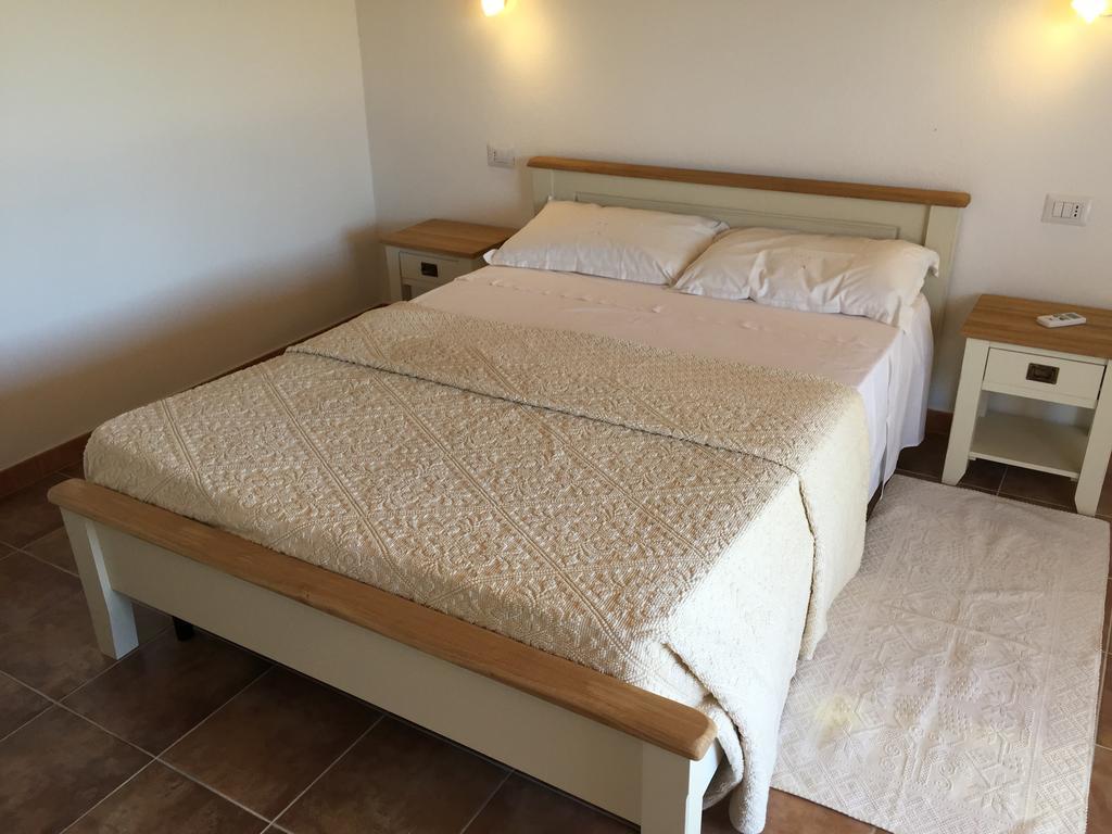 オルビア Agriturismo Mieleamaroヴィラ エクステリア 写真