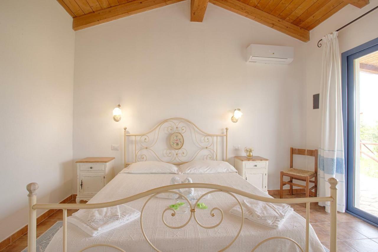 オルビア Agriturismo Mieleamaroヴィラ エクステリア 写真